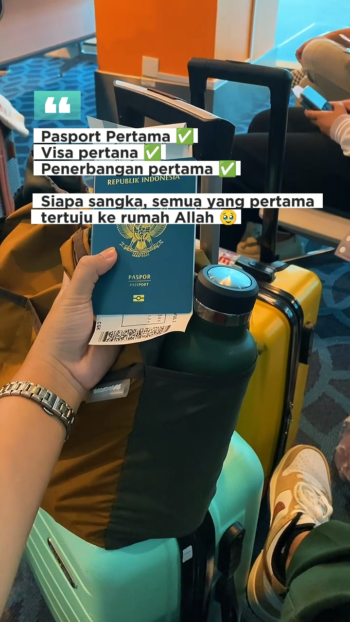 Paspor & visa pertama