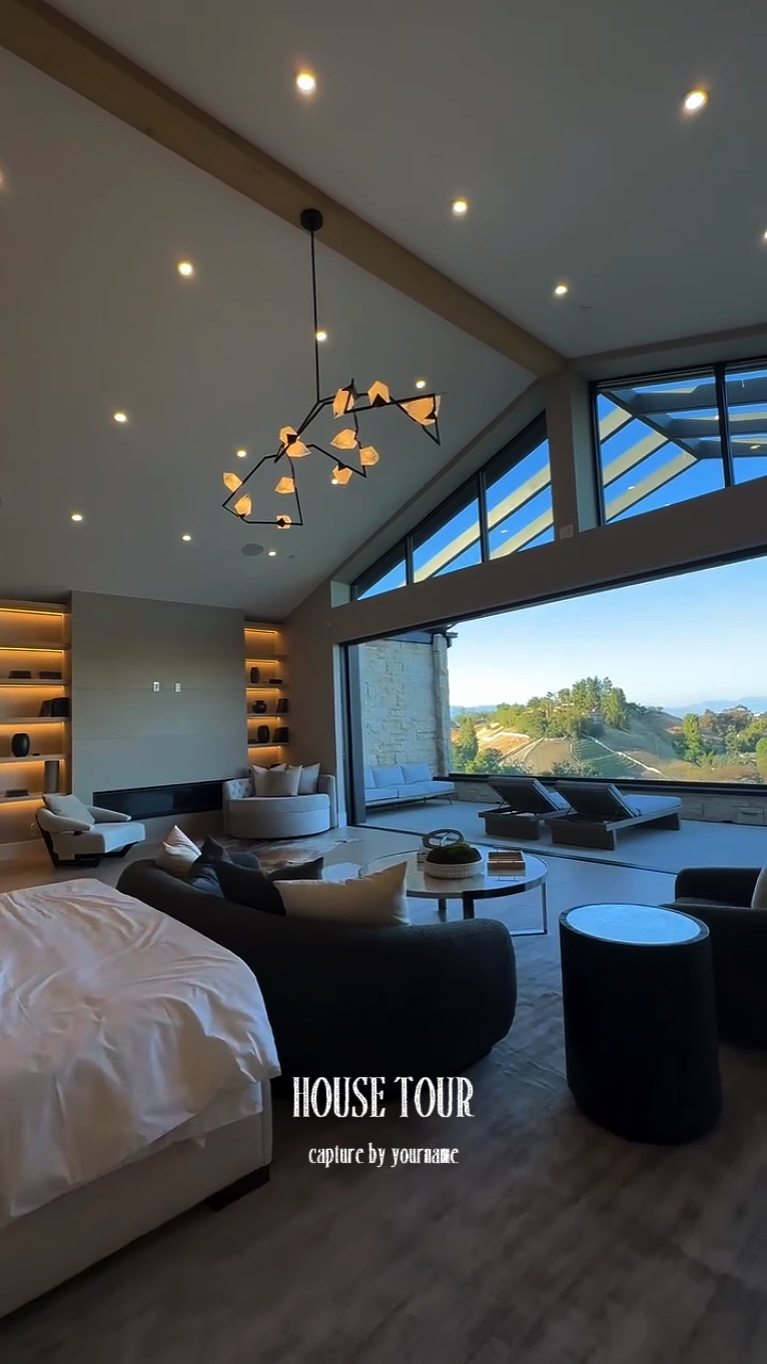 HOUSE TOUR