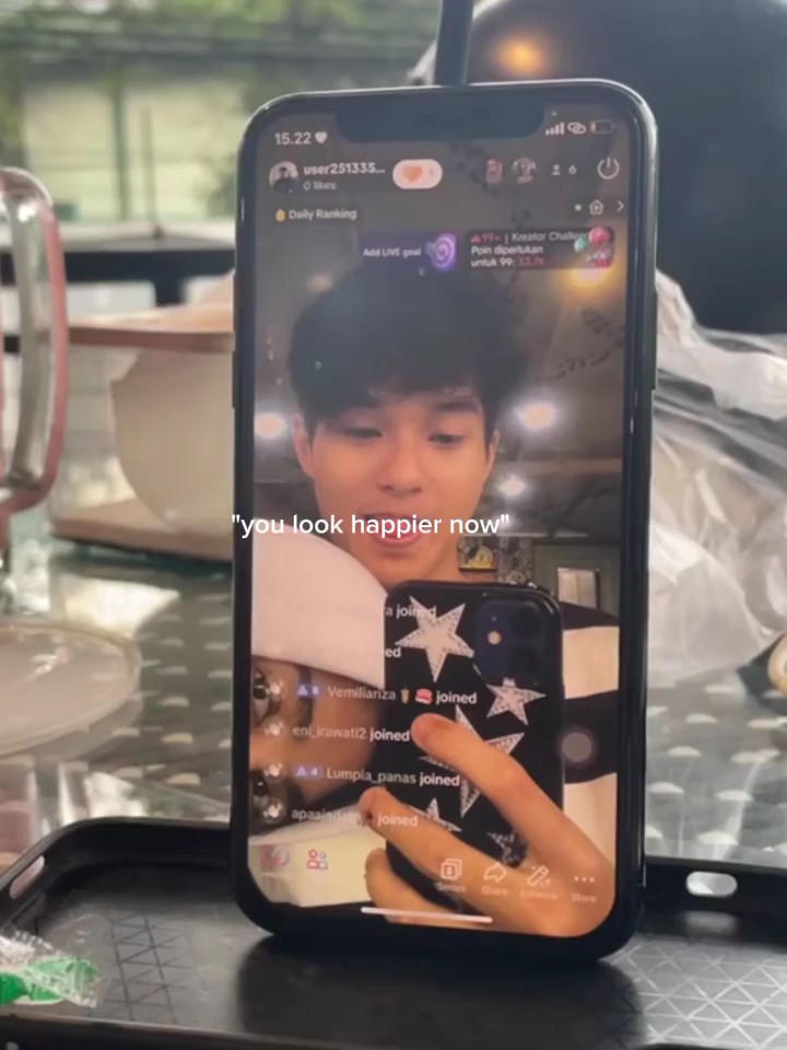 Mukhang masaya ka ngayon