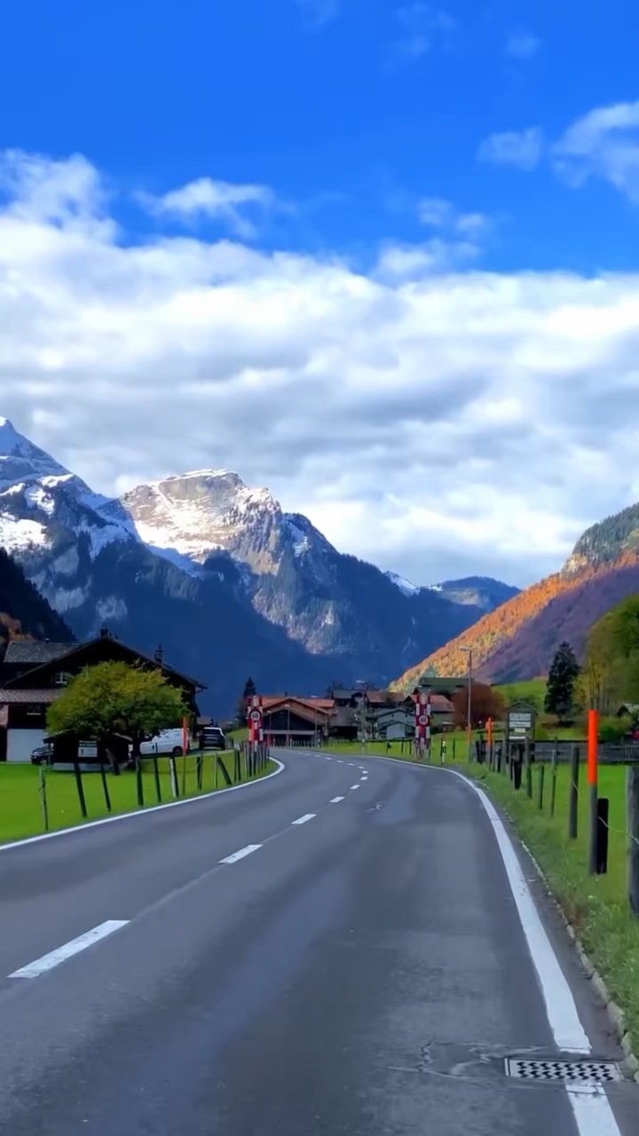 3 video clips road 