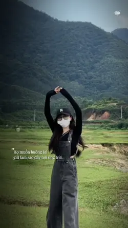 Phải níu hay buông