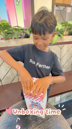 Blind box unboxing
