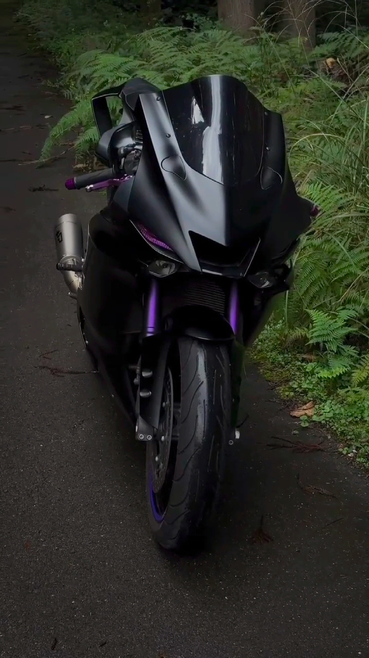 Motocicleta negra 