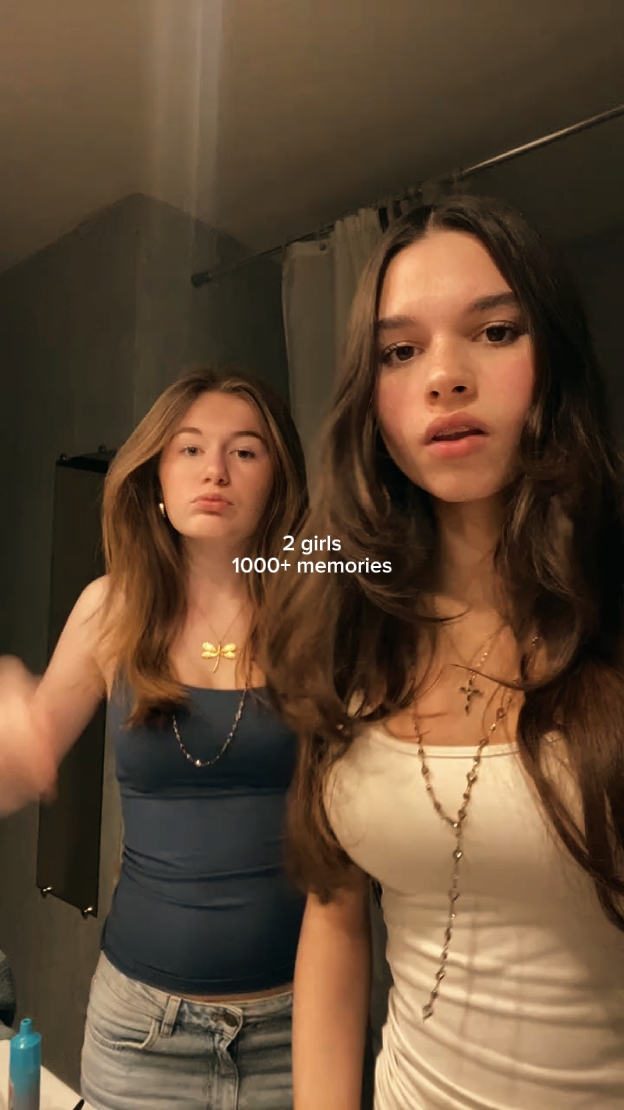 2 chicas. 1000 + recuerdos