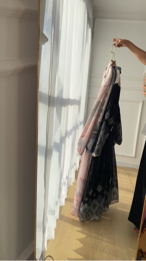 Robe mi-longue