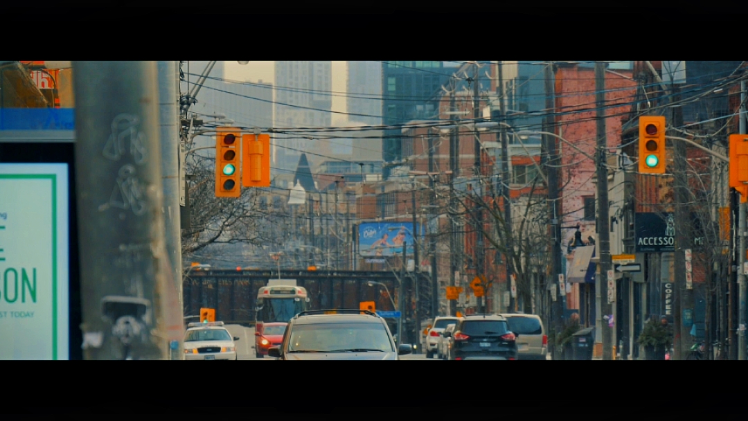 FILM TRAILER SLOWMO