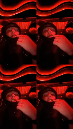 4 screens