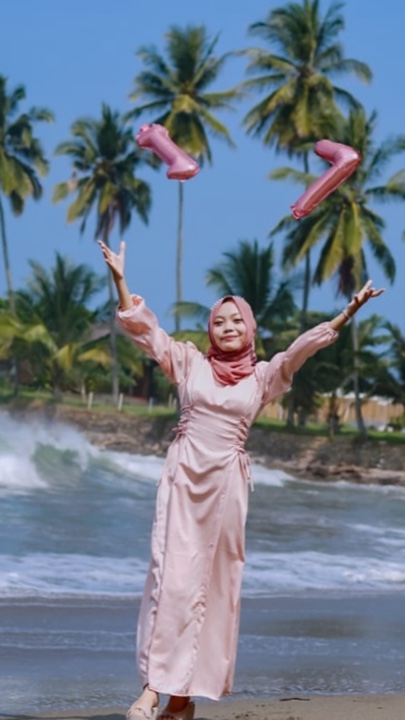 2 video 4 foto 