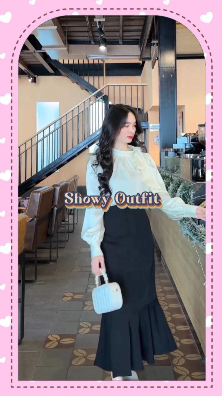 SHOWY OUTFIT 