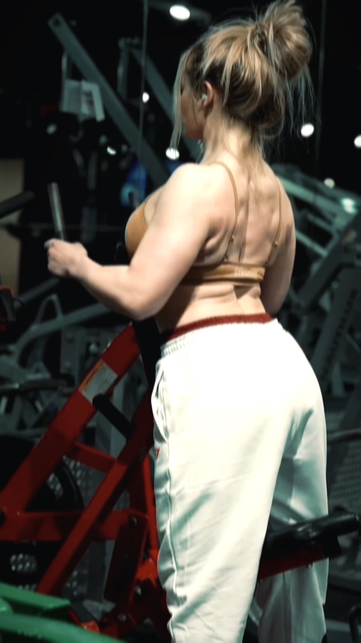 < NEW GYM >