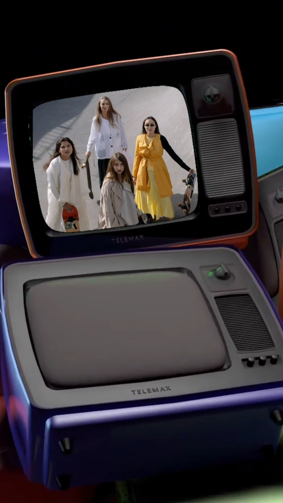 Clothing Product Display Screen Recreation TikTok Style

