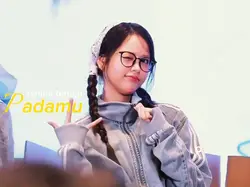 HITAM PUTIH BERWARNA