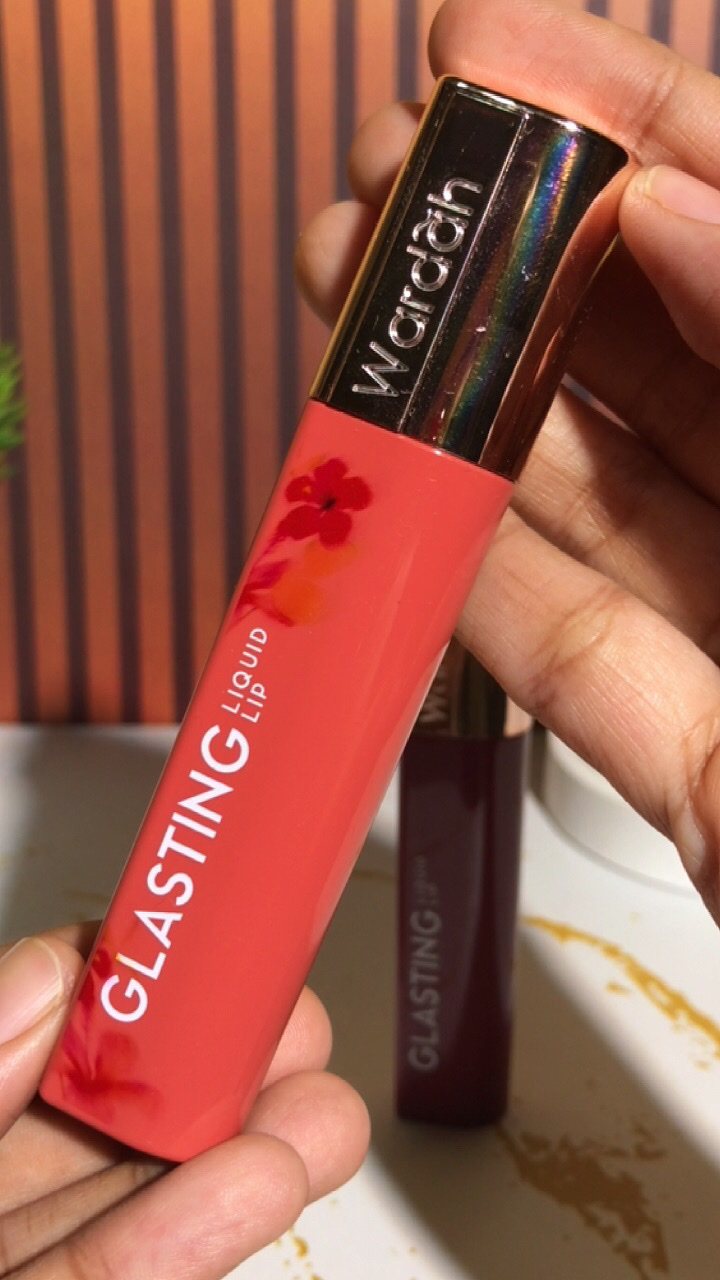 Lipstick glasting 