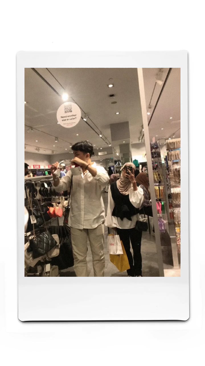 4. polaroid 