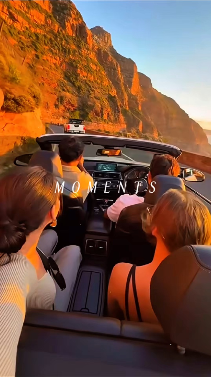 M O M E N T S 