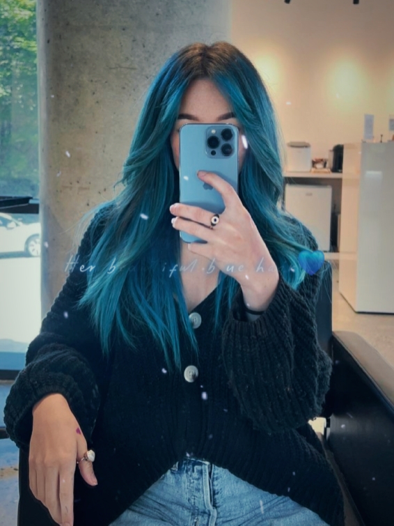 aesthetic blue hair