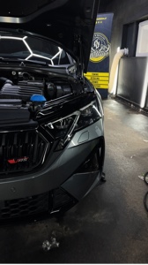 Detailing car