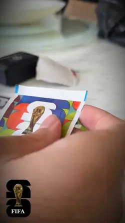ABRINDO FIGURINHAS.