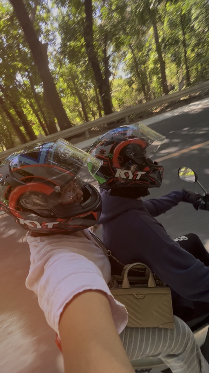 Couple rides 
