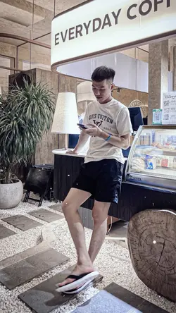 Anh không có tiền