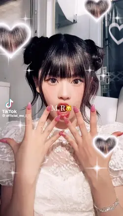 動画1つと写真15個でできるよ!