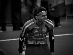 Ela e exagerada
