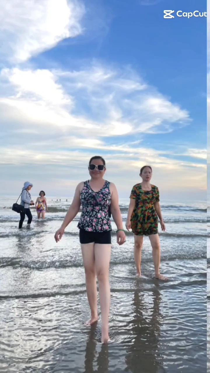 Bi￫ n hát