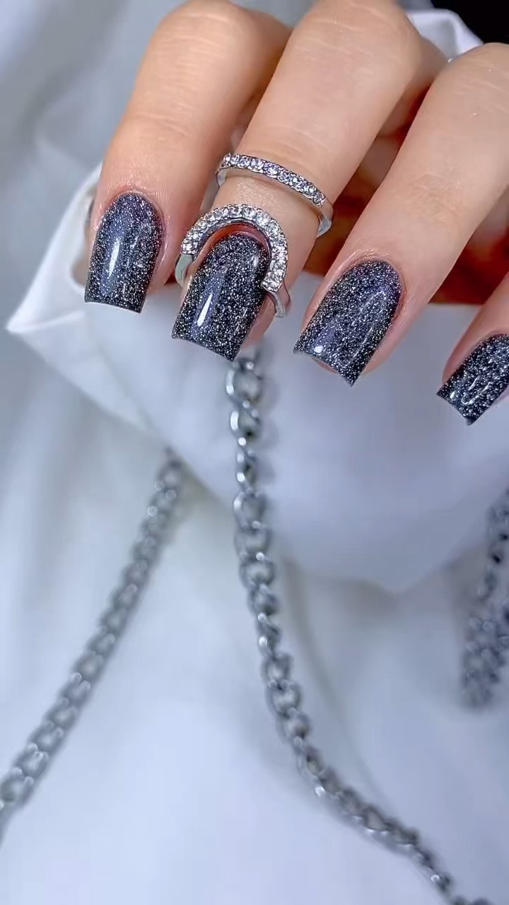 UÑAS