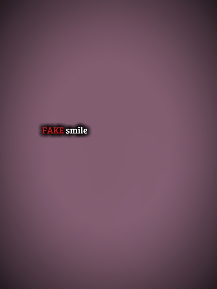 Sonrisa falsa y real 