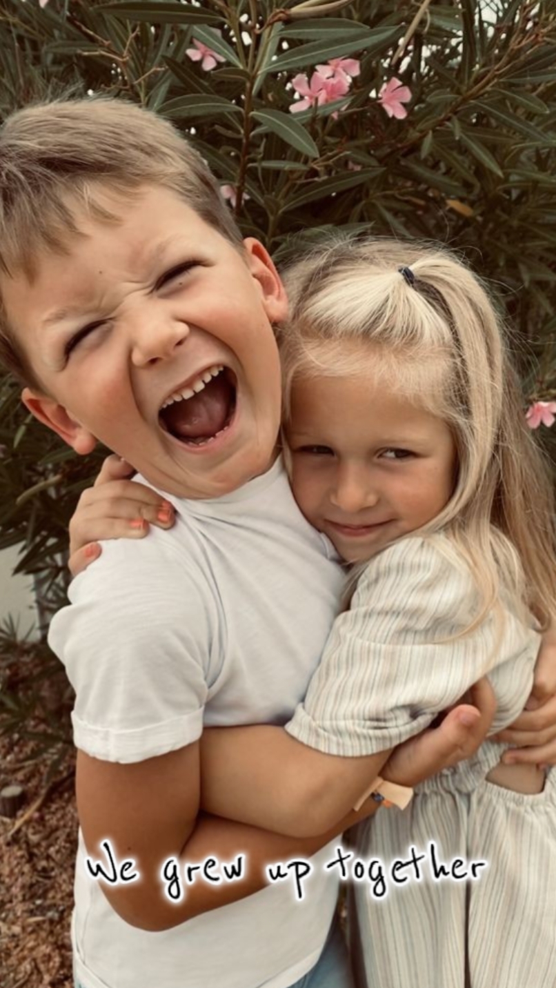 Siblings 