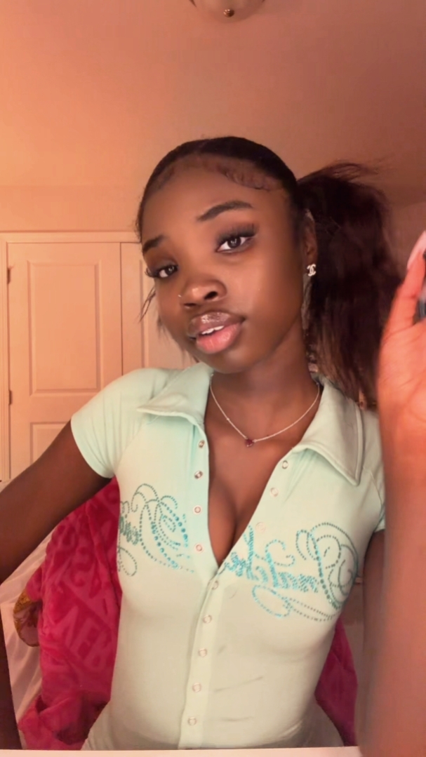 laisse ta copine