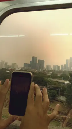 senja sudut kota