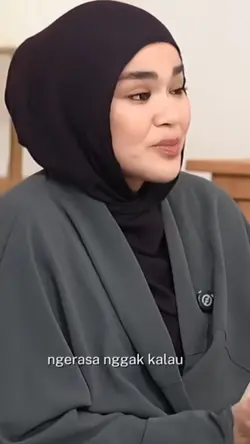 pakai abaya cantik