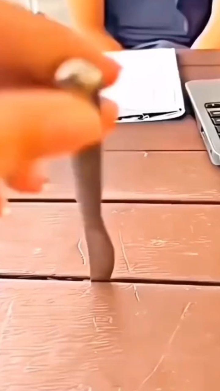 Makyaj ürünü ekran ritmi eşleşen TikTok tarzı