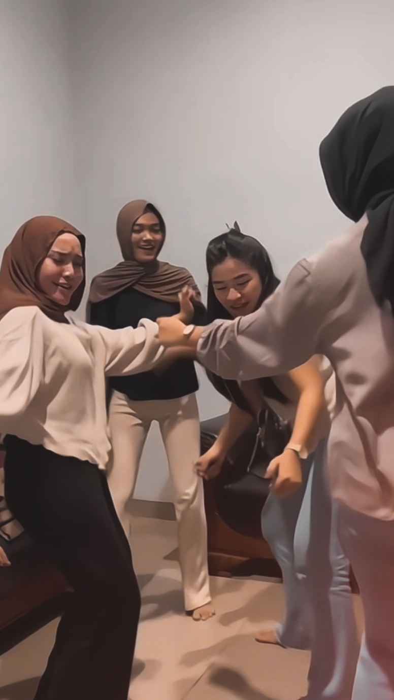 SLOWMO KECE