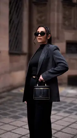 MODEL FASHION