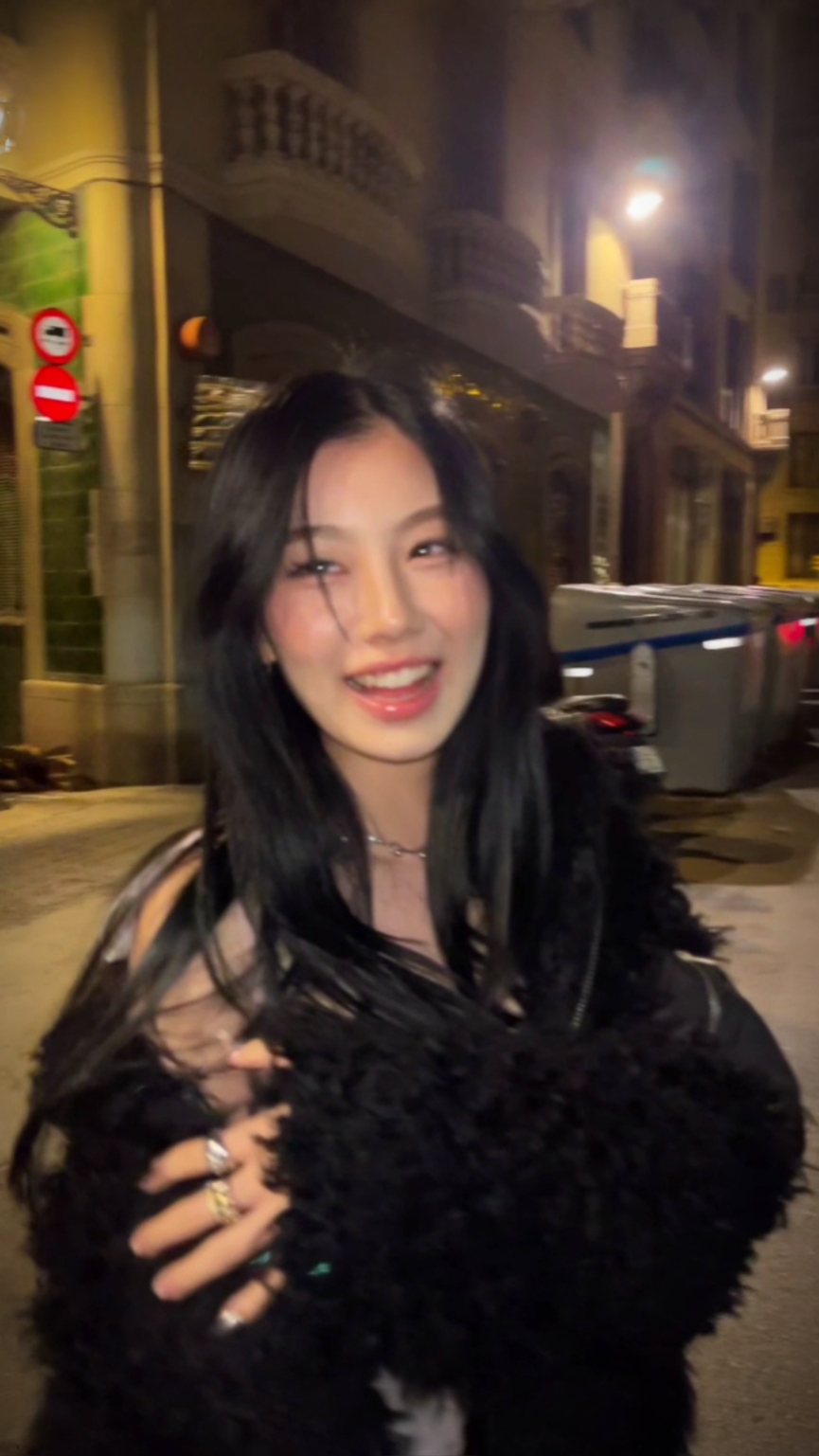 소녀 중 하나 >>
