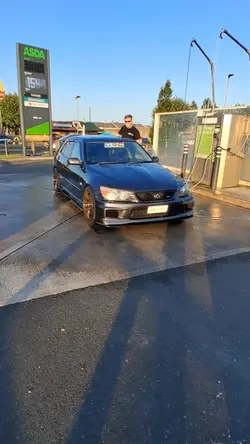Lexus is200