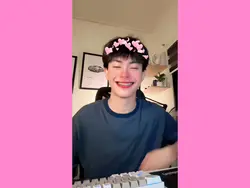 กำลังฮิต พื้นหลังสีชมพู