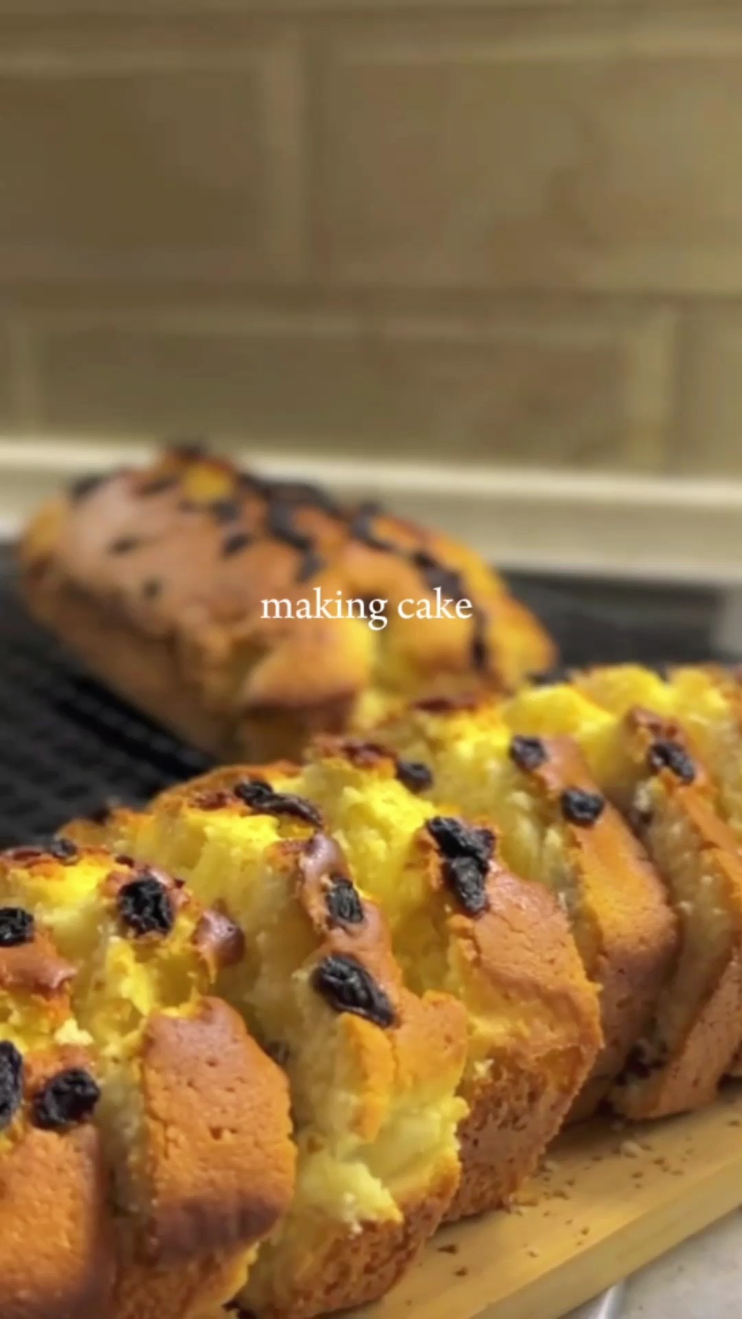 membuat kue 