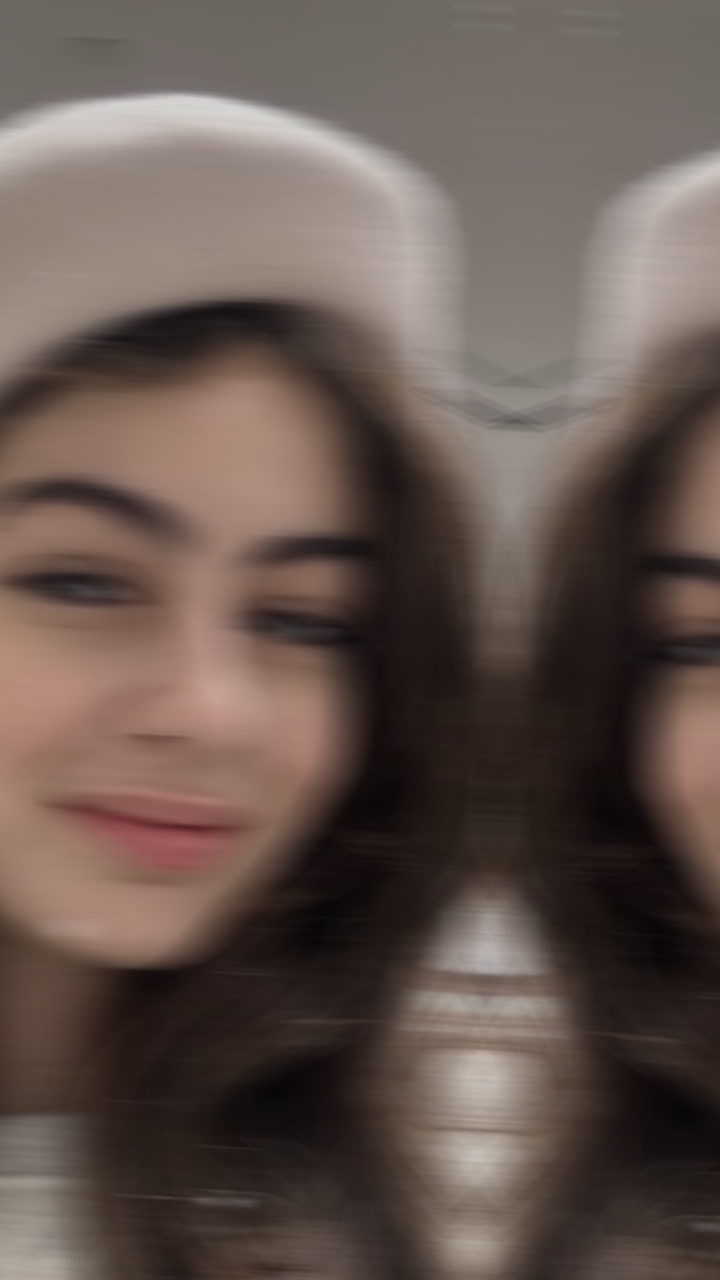 10 pictures Template