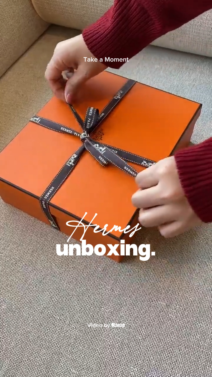 Membuka Kotak Tas Hermes