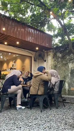 Nongkrong estetik