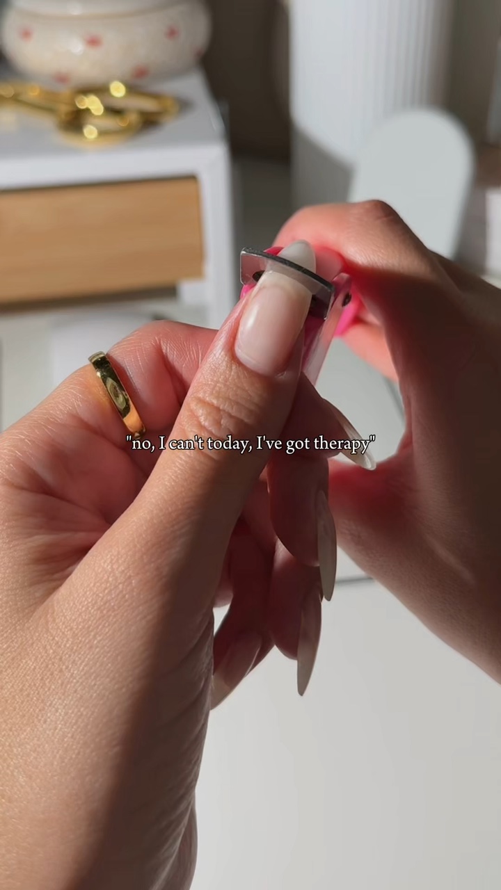 Pov: terapia de uñas