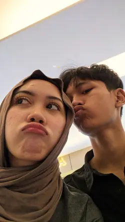 <3