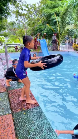 Renang Bersama Teman