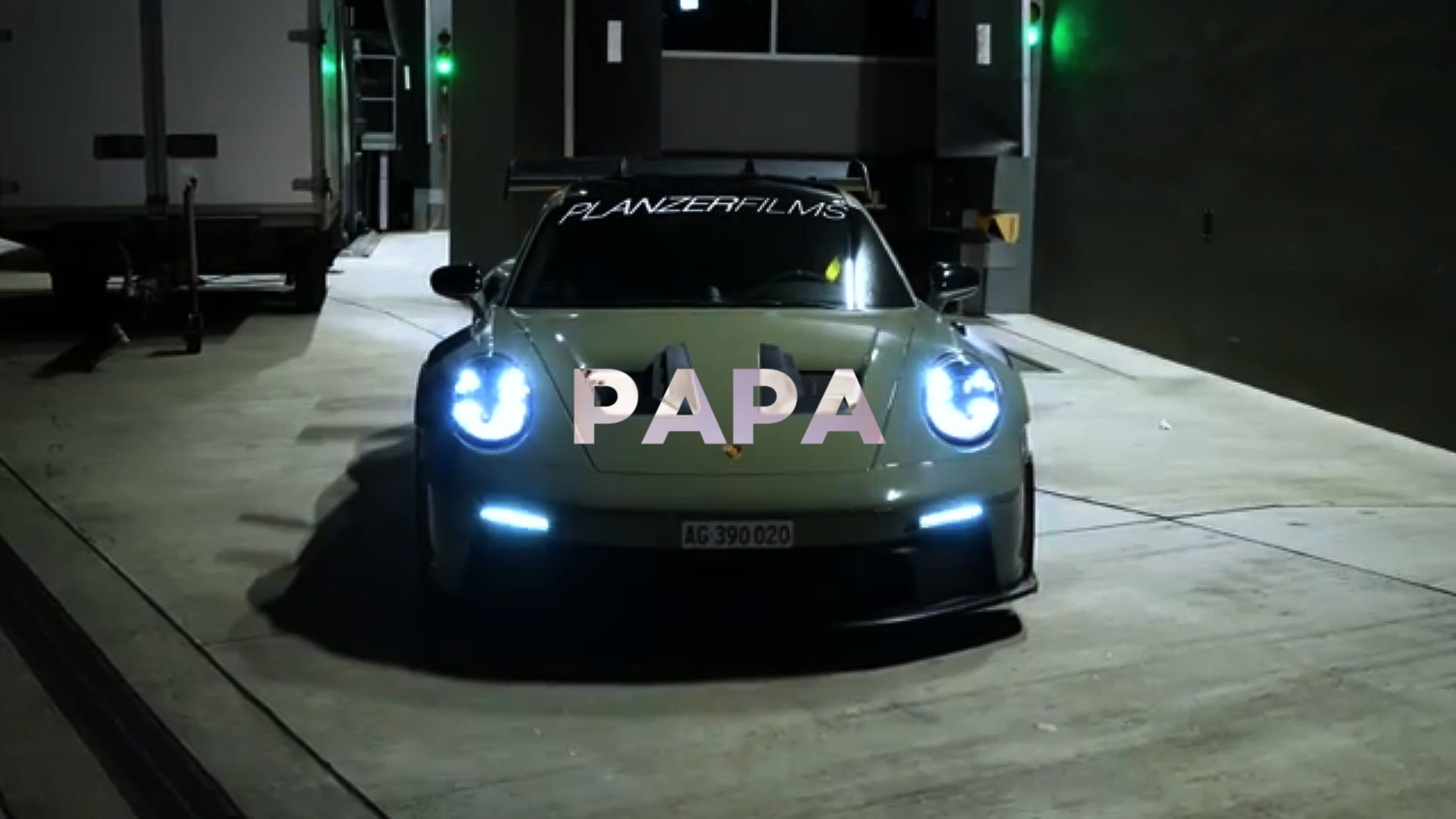PAPARAZZI