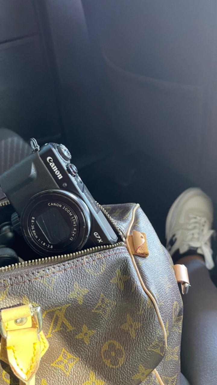 Travel Vlogs ✈️