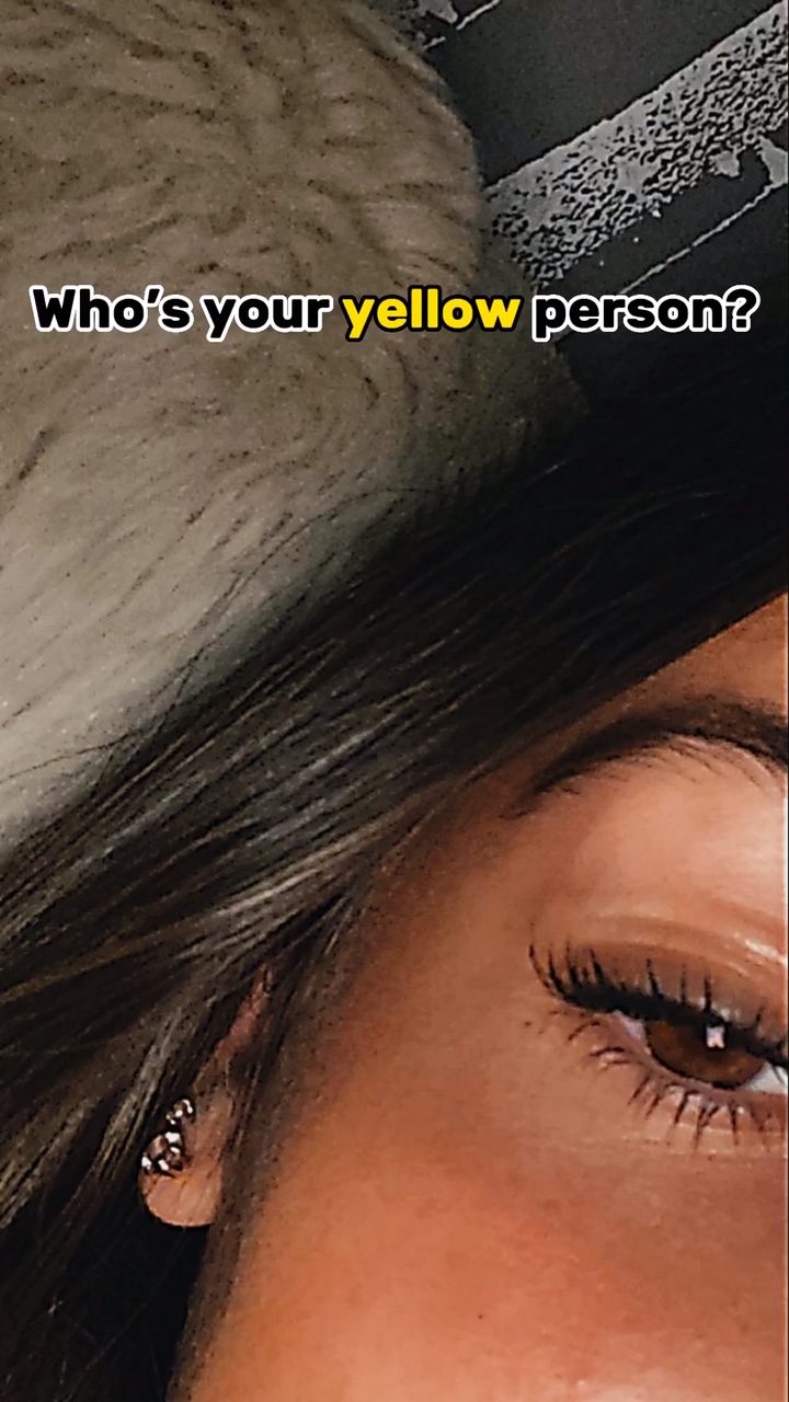 YELLOW person😍💛