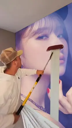 Pintando a parede 